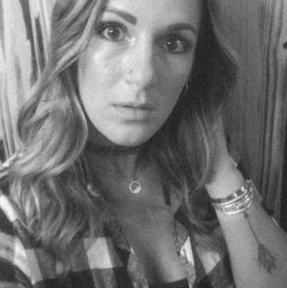 Meet your Posher, Tanya - Picture 1 of 1